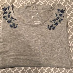American Eagle light grey long sleeve flowery top